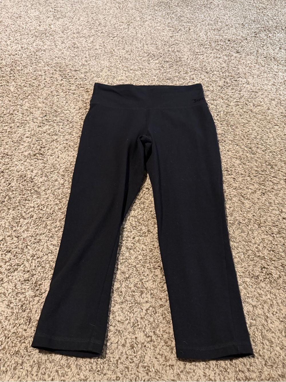 Juicy Couture Black women' s black legging sporty capris, Size medium